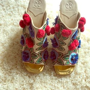 Toryburch embroidered leather pom Pom mules slide
